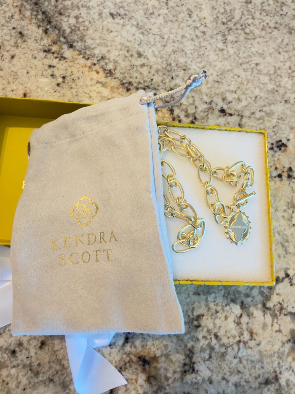 Kendra Scott Gold Chunky Link Necklace with Logo Charm - Picture 8 of 8